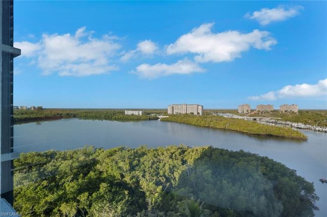 420 Cove Tower DR 802, Naples, FL 34110