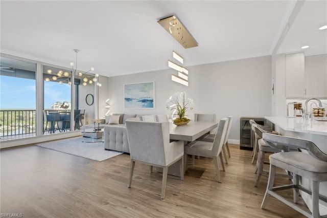 420 Cove Tower DR 802, Naples, FL 34110