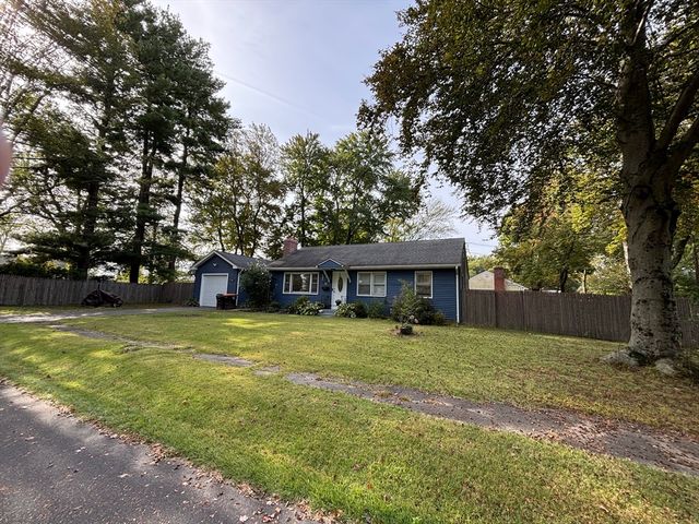 25 Clifton Dr, Agawam, MA 01001
