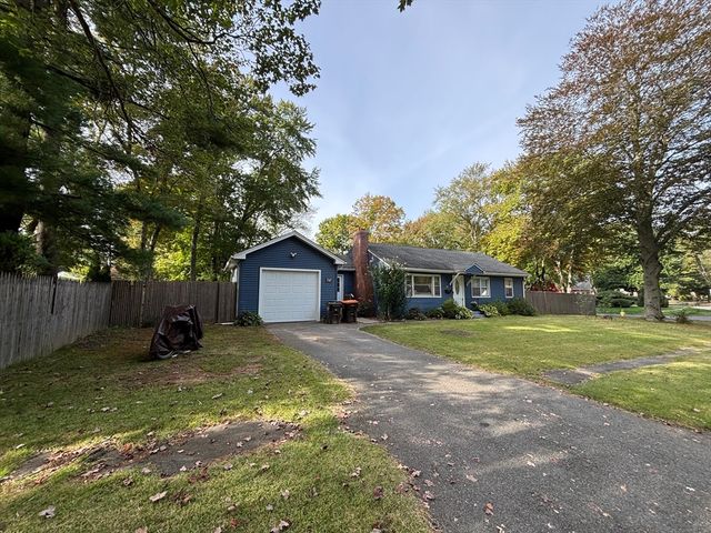 25 Clifton Dr, Agawam, MA 01001