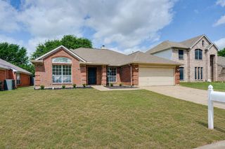 6234 St Leonard Drive, Arlington, TX 76001