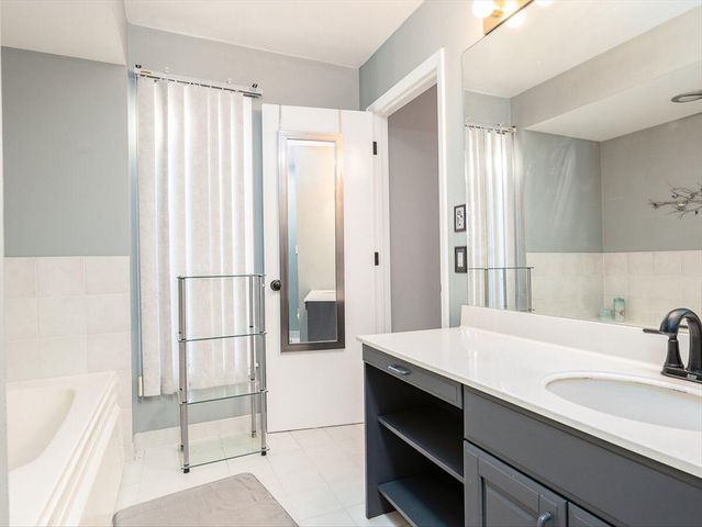 239 Carnoustie Court, Schererville, IN 46375