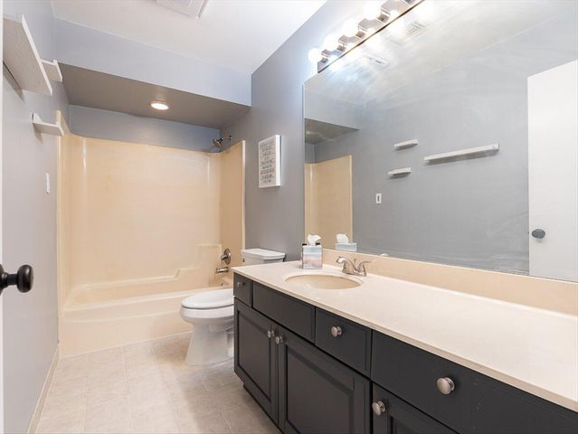 239 Carnoustie Court, Schererville, IN 46375