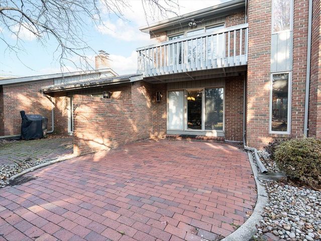 239 Carnoustie Court, Schererville, IN 46375