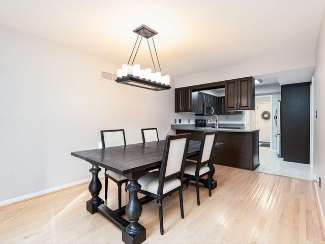 239 Carnoustie Court, Schererville, IN 46375