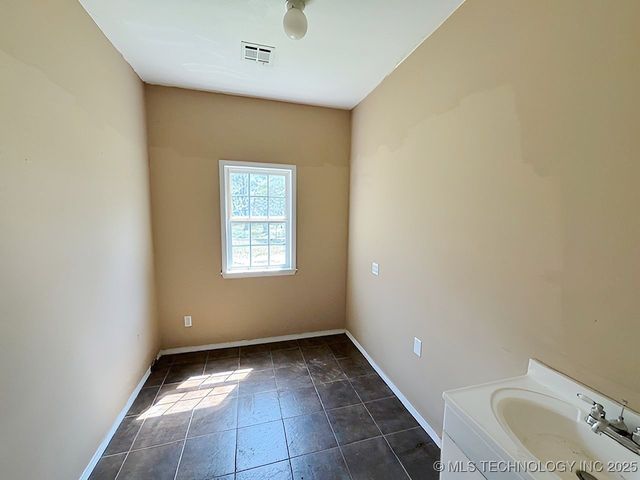21253 S 530 Road, Tahlequah, OK 74464