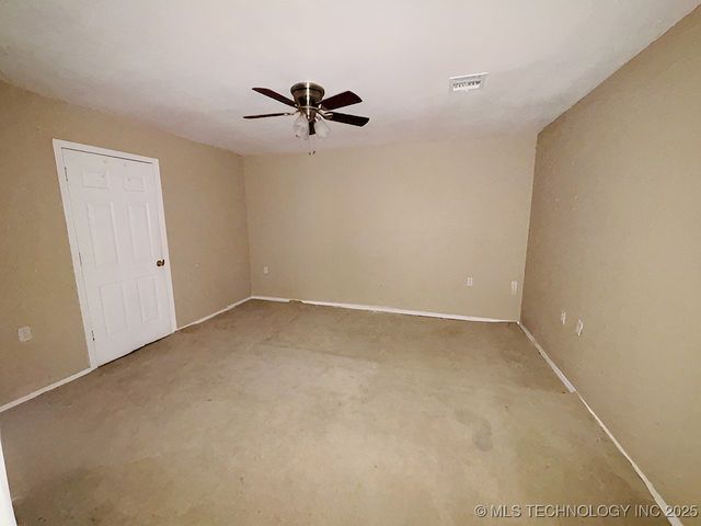 21253 S 530 Road, Tahlequah, OK 74464