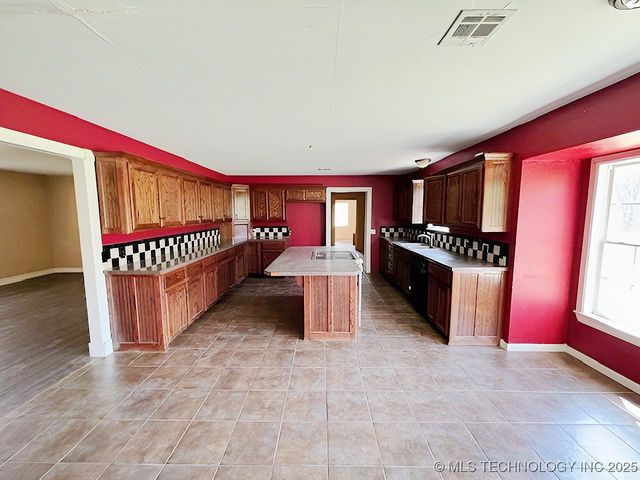 21253 S 530 Road, Tahlequah, OK 74464
