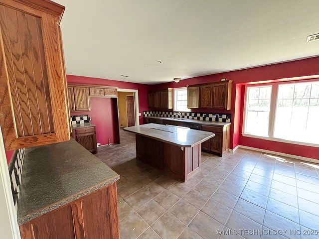21253 S 530 Road, Tahlequah, OK 74464
