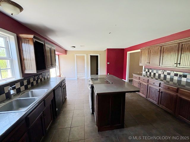 21253 S 530 Road, Tahlequah, OK 74464
