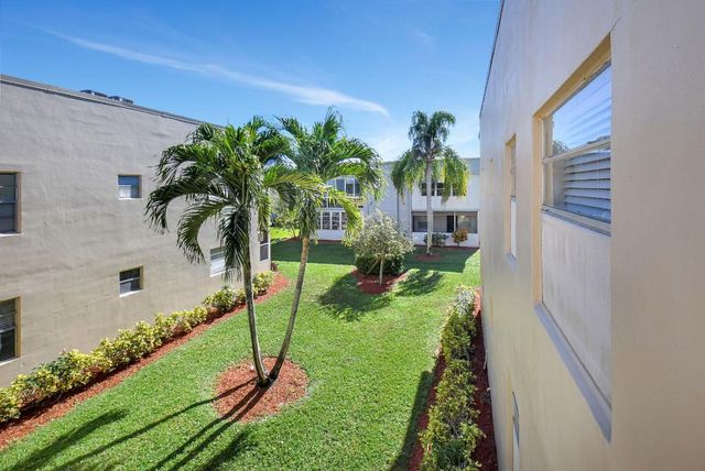 909 S Flanders S, Delray Beach, FL 33484