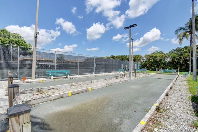 909 S Flanders S, Delray Beach, FL 33484