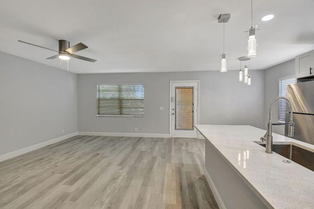 909 S Flanders S, Delray Beach, FL 33484