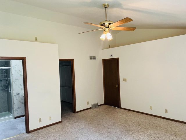 8815 S Castle COURT, Franklin, WI 53132