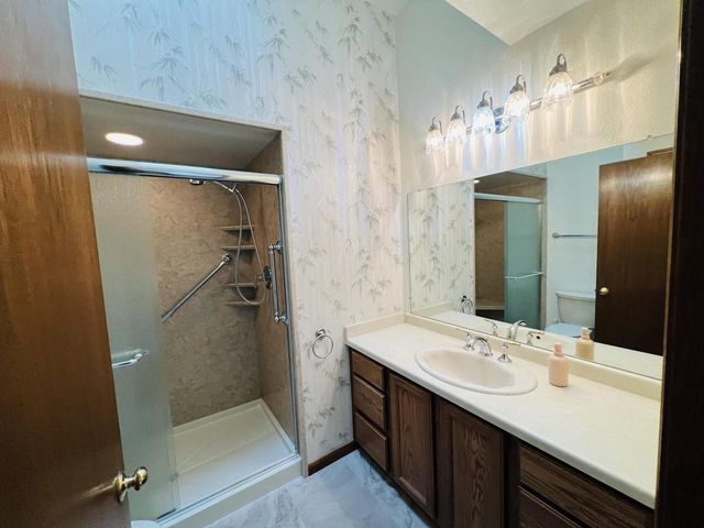 8815 S Castle COURT, Franklin, WI 53132