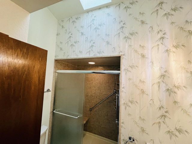 8815 S Castle COURT, Franklin, WI 53132
