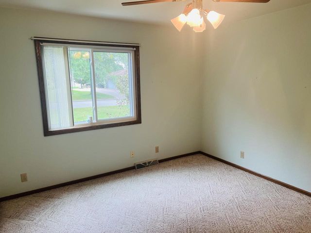 8815 S Castle COURT, Franklin, WI 53132