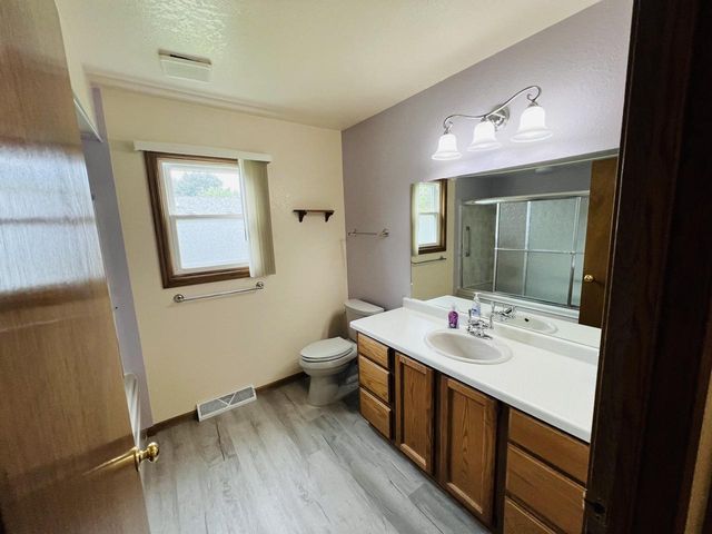 8815 S Castle COURT, Franklin, WI 53132