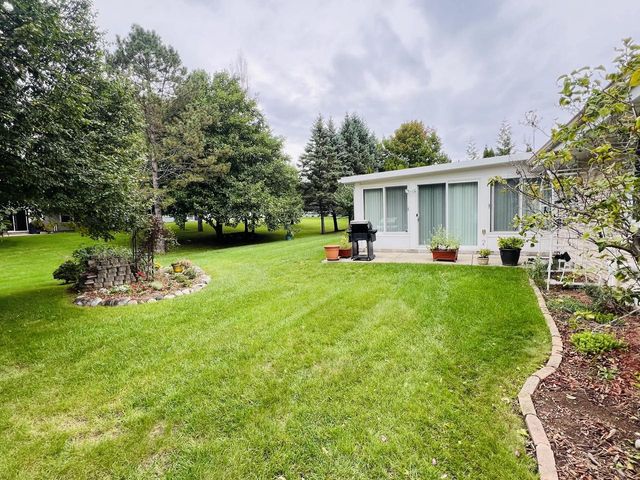 8815 S Castle COURT, Franklin, WI 53132