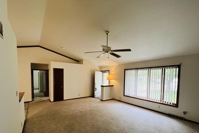 8815 S Castle COURT, Franklin, WI 53132