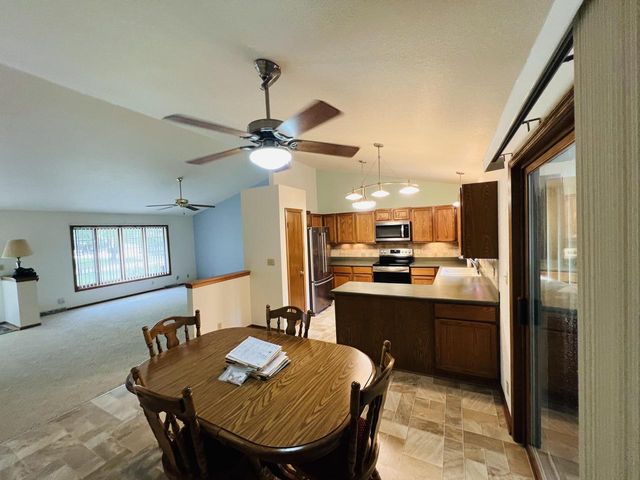 8815 S Castle COURT, Franklin, WI 53132