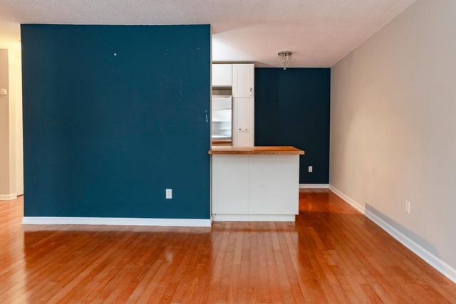 2446 Aldrich Avenue S 105, Minneapolis, MN 55405