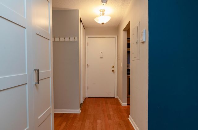 2446 Aldrich Avenue S 105, Minneapolis, MN 55405