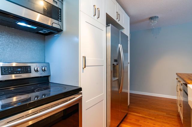 2446 Aldrich Avenue S 105, Minneapolis, MN 55405