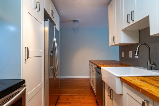 2446 Aldrich Avenue S 105, Minneapolis, MN 55405