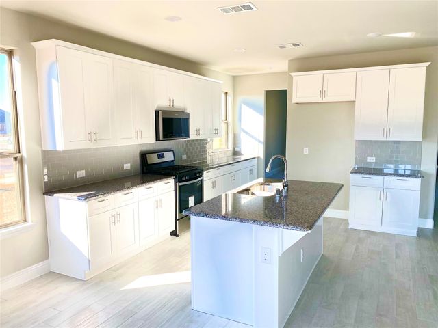 2732 Spring Creek Trail, Celina, TX 75078