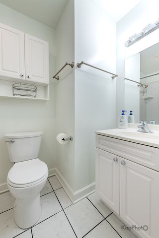 2705 W Congress Parkway, Chicago, IL 60612