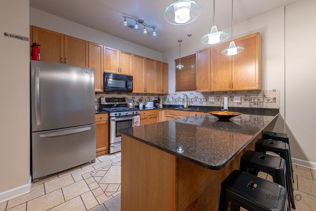 2705 W Congress Parkway, Chicago, IL 60612