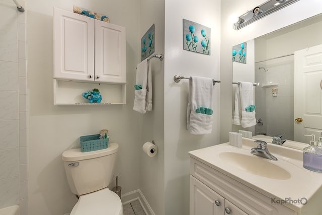 2705 W Congress Parkway, Chicago, IL 60612