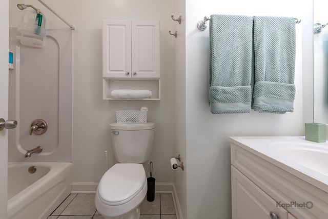 2705 W Congress Parkway, Chicago, IL 60612