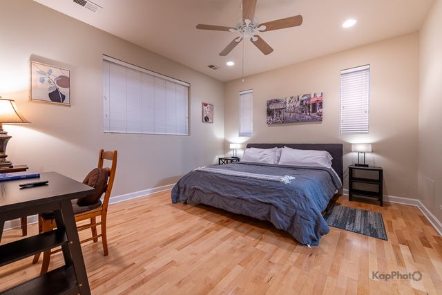 2705 W Congress Parkway, Chicago, IL 60612