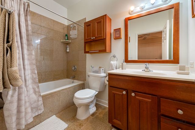 2705 W Congress Parkway, Chicago, IL 60612