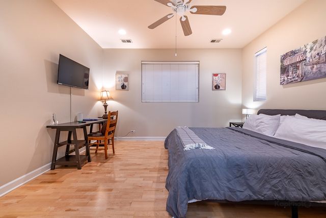 2705 W Congress Parkway, Chicago, IL 60612