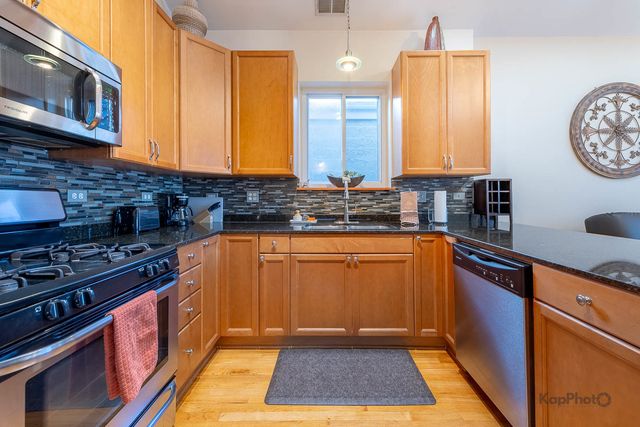 2705 W Congress Parkway, Chicago, IL 60612