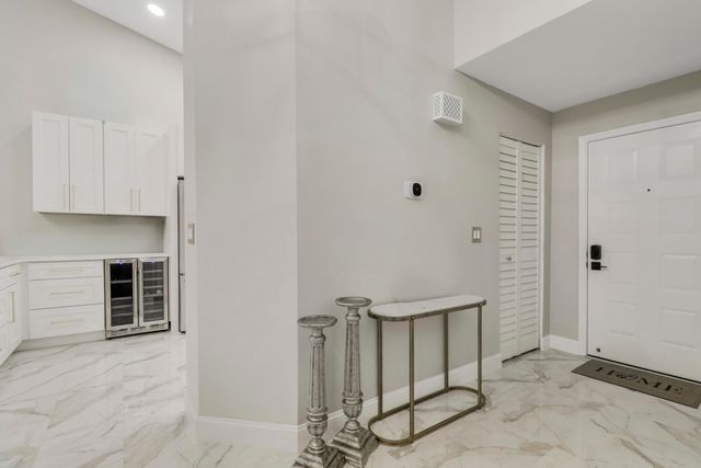 1143 Duncan Circle 202, Palm Beach Gardens, FL 33418