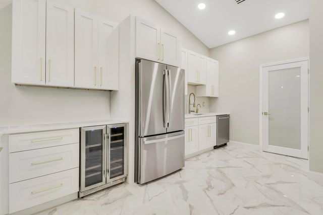 1143 Duncan Circle 202, Palm Beach Gardens, FL 33418