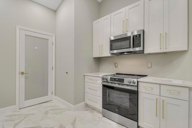 1143 Duncan Circle 202, Palm Beach Gardens, FL 33418