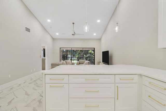 1143 Duncan Circle 202, Palm Beach Gardens, FL 33418