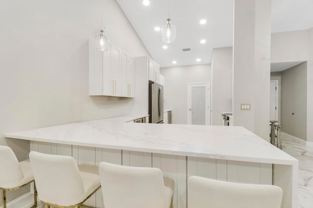 1143 Duncan Circle 202, Palm Beach Gardens, FL 33418