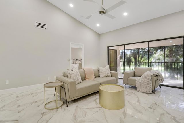 1143 Duncan Circle 202, Palm Beach Gardens, FL 33418