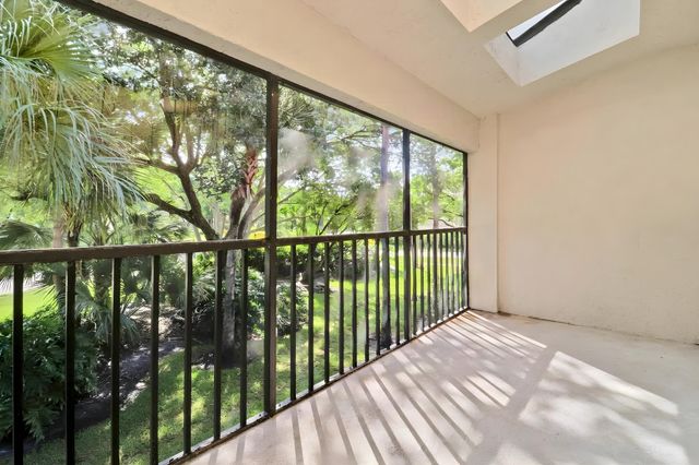 1143 Duncan Circle 202, Palm Beach Gardens, FL 33418
