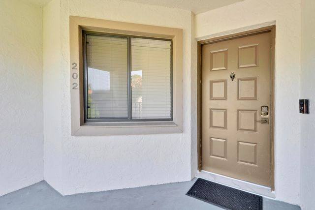 1143 Duncan Circle 202, Palm Beach Gardens, FL 33418