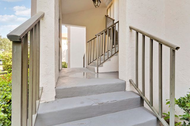 1143 Duncan Circle 202, Palm Beach Gardens, FL 33418