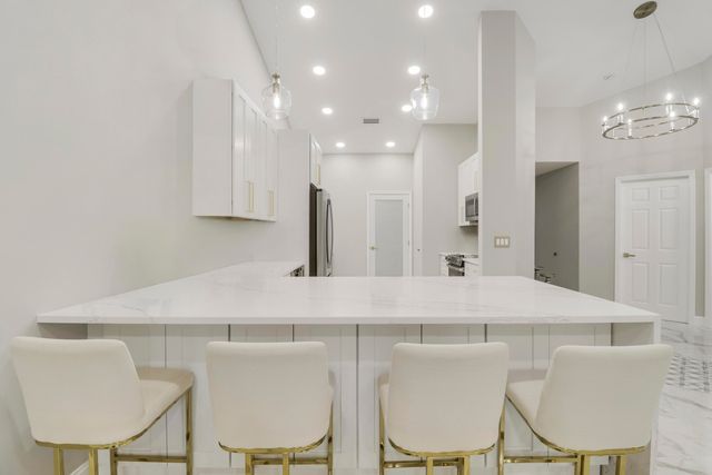 1143 Duncan Circle 202, Palm Beach Gardens, FL 33418
