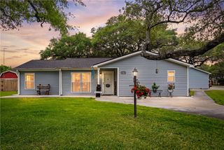 2175 Sixth St, Ingleside, TX 78362