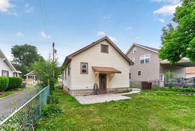 24 Maplewood Avenue, Albany, NY 12205